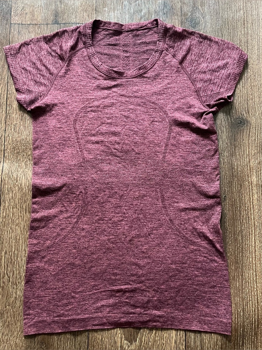 Lululemon athletica swiftly tech Marroon burgundy SS athletic seamless shirt 8